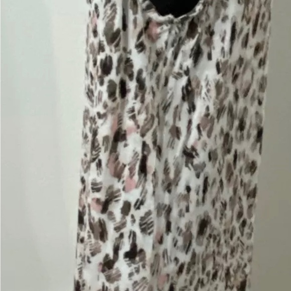 Leopard Print Maurices high low tunic, top blouse women’s small sleeveless - Picture 8 of 11